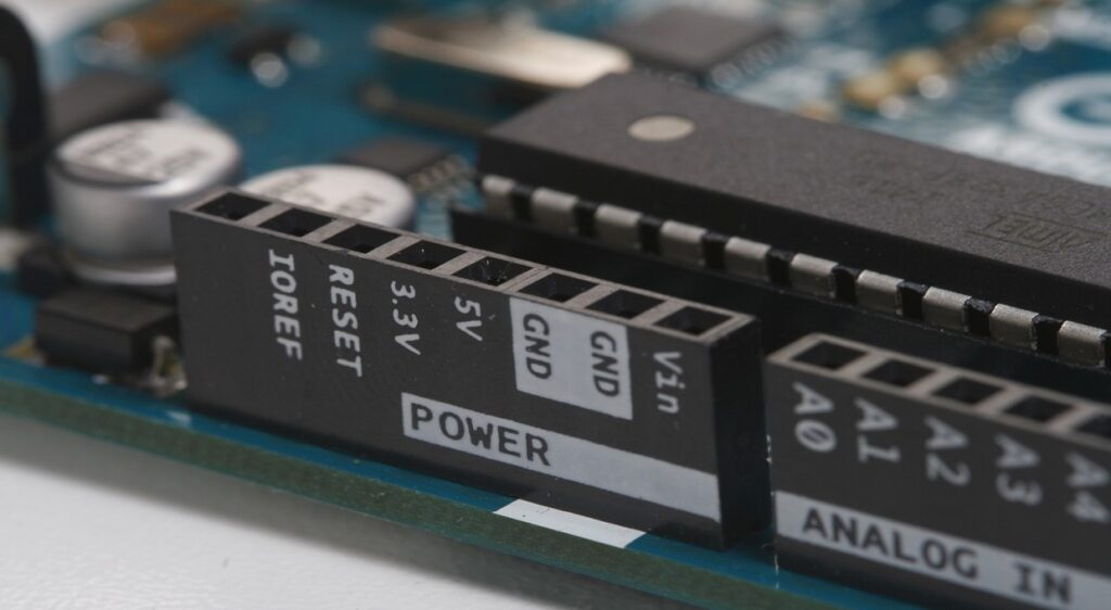 Microprocessor And Microcontroller Definition Difference Applications Amazing Technology Blog 1383